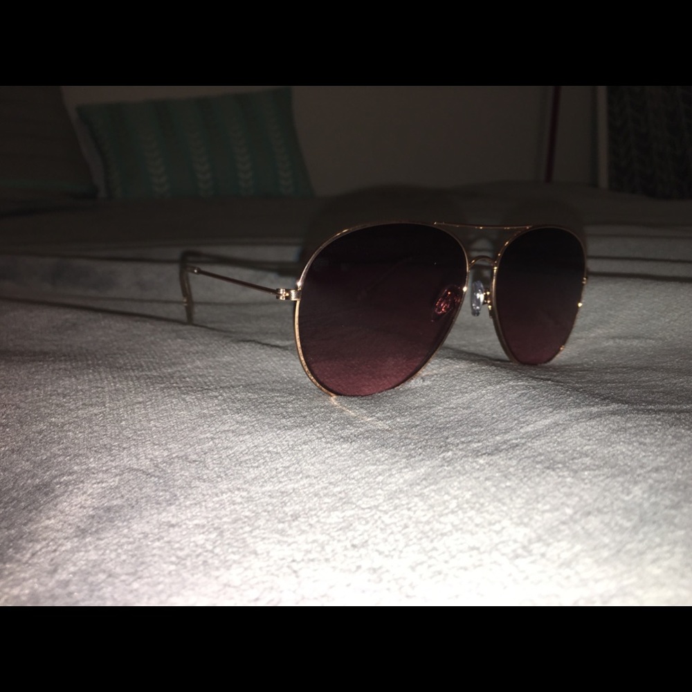 CUTE NWOT SUNGLASSES (H&M)